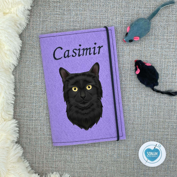 Impfpasshülle Katze Designbeispiel flieder für die schwarze Katze